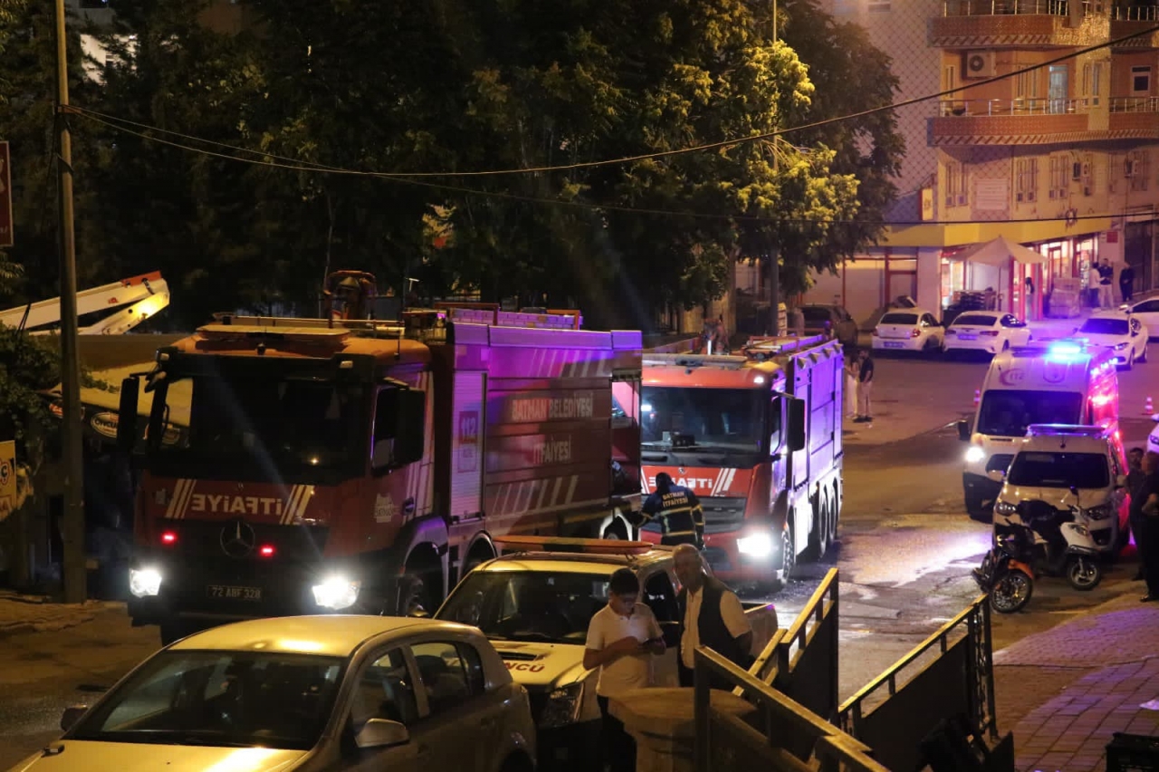 Batman'da markette çıkan yangın söndürüldü