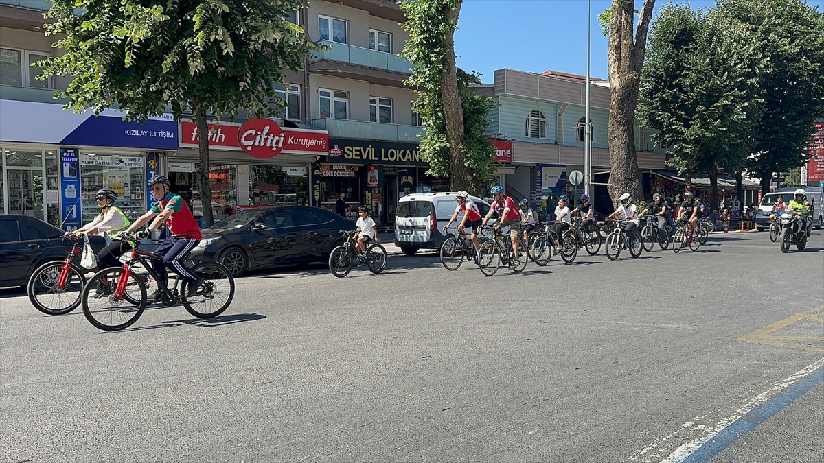 Çölyak ve PKU hastalıklarına dikkati çekmek için pedal çeviriyorlar
