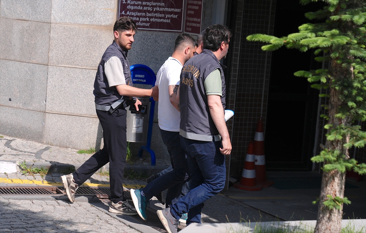 Erzurum'da bıçaklı kavgada 3 kişi yaralandı
