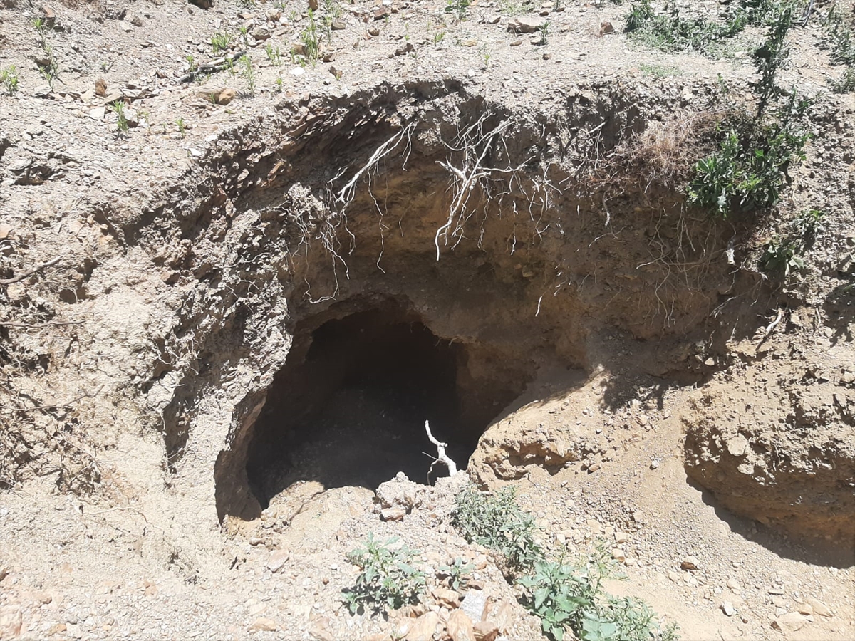 İzmir'de kuyu kazarken göçük altında kalan kişi ağır yaralandı