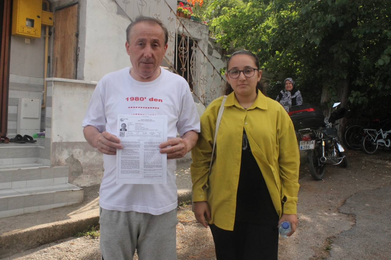 Samsun'da 62 yaşındaki Topçuoğlu 44. kez üniversite sınavına girdi