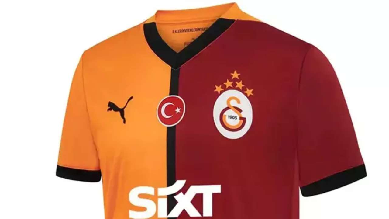 Galatasaray yeni sezon formalarını tanıttı