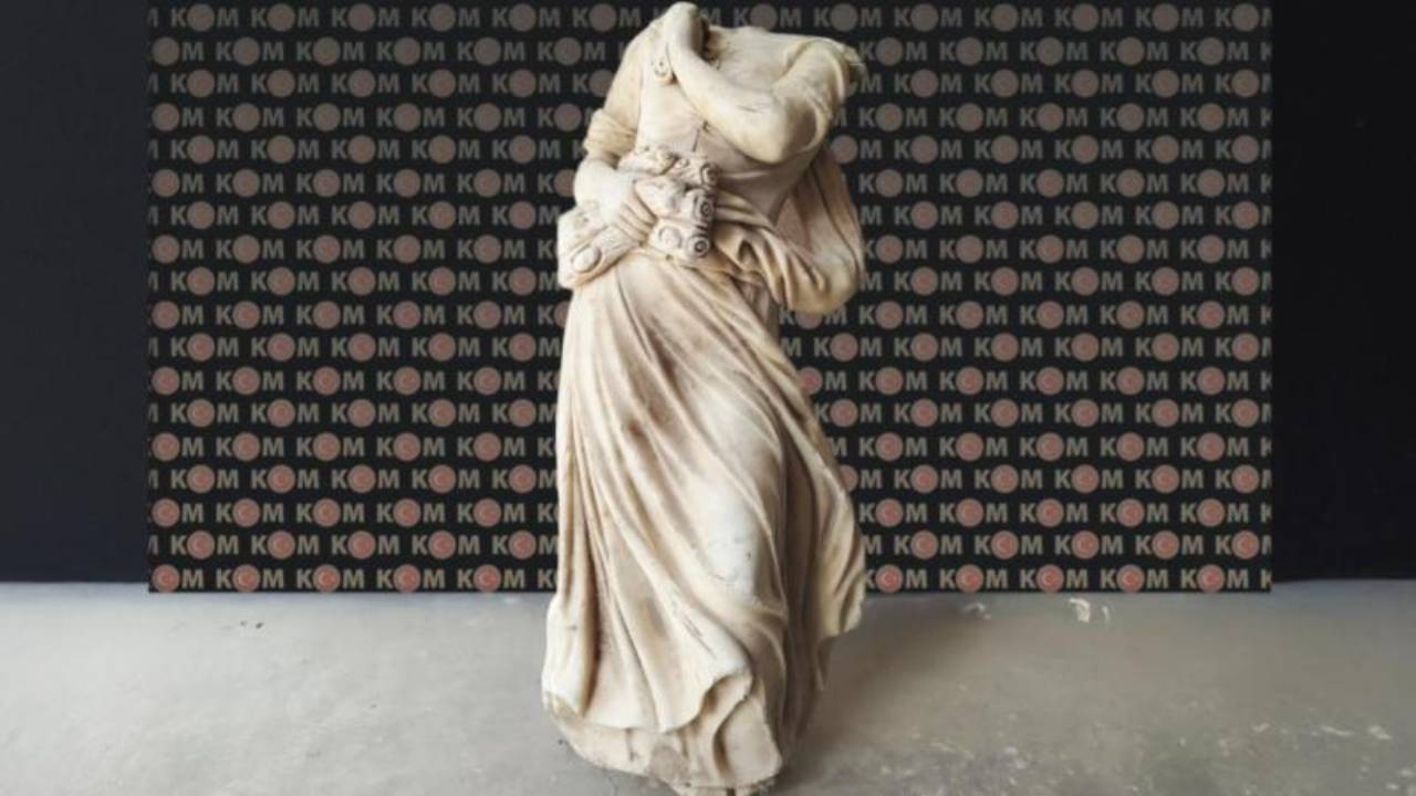 Edirne'de neoklasik döneme ait heykel ele geçirildi