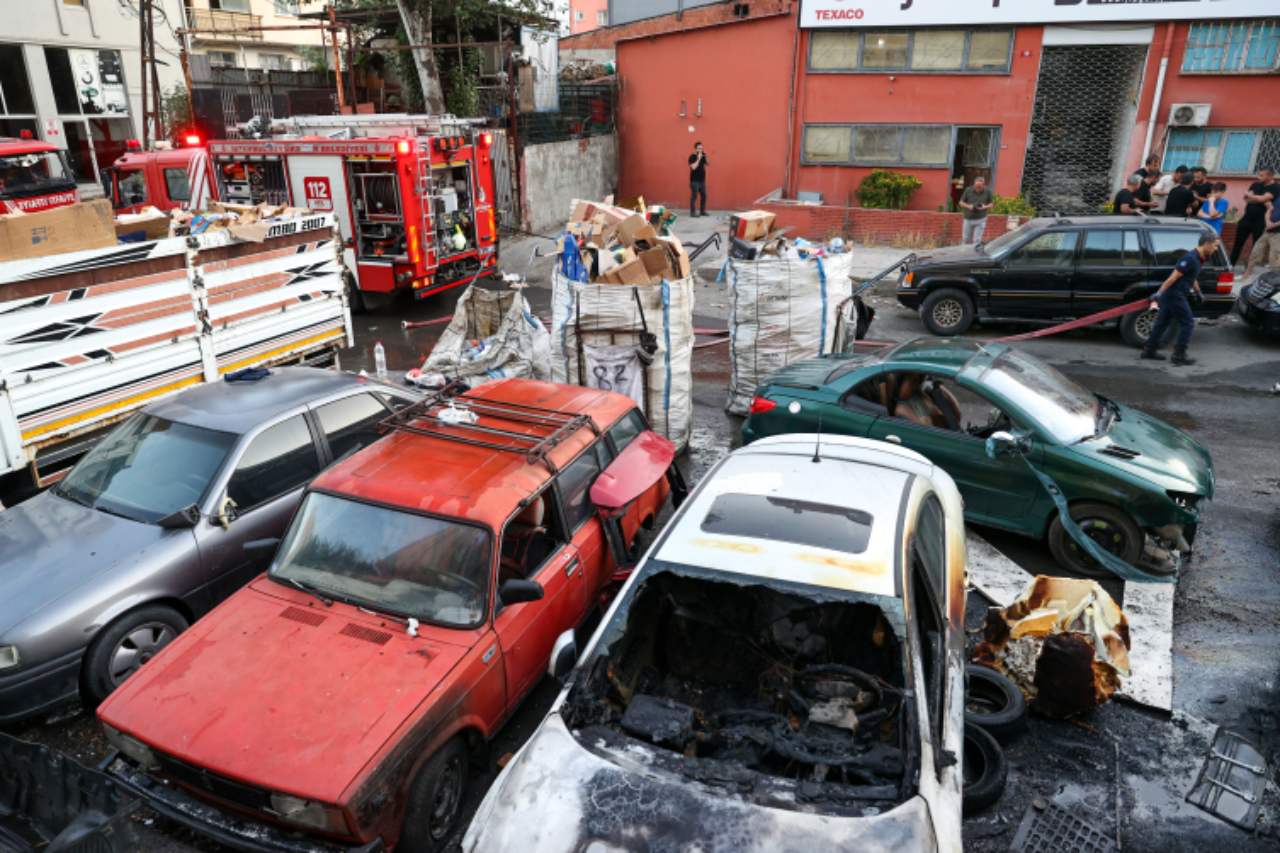 Ataşehir'de sanayi sitesinde yangın