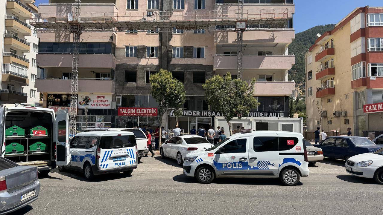 Kahramanmaraş'ta iskele çöktü: 2 işçi vefat etti