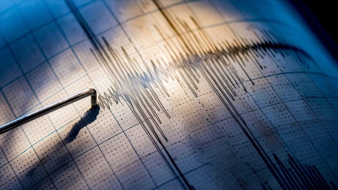 Afganistan'ın Pakistan sınırında 5,3 büyüklüğünde deprem