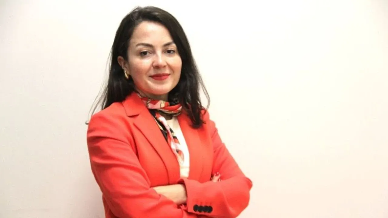 Doç. Dr. Burcu Zeybek