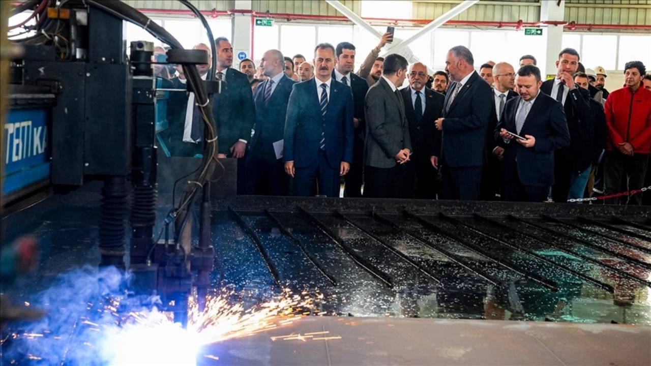 Türkiye Savaş Gemisi (1)