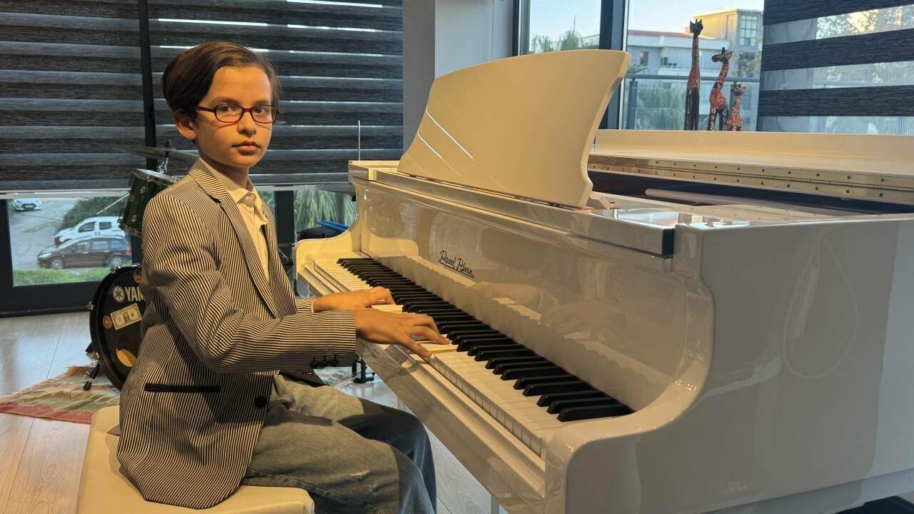 10 yaşındaki Yusufhan'a İngiltere'den lise diploması
