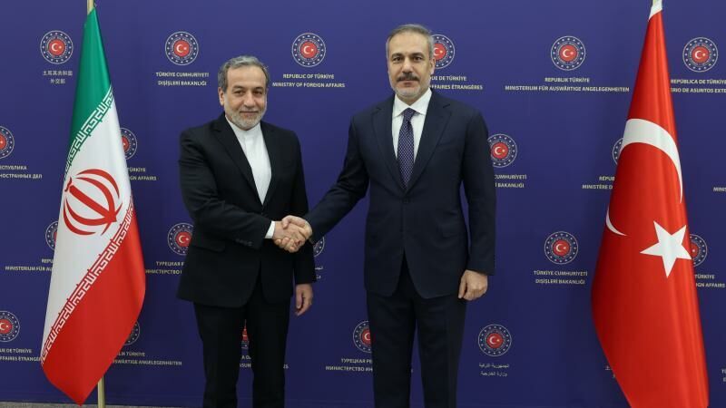 Bakan Fidan Erakçi ile görüştü