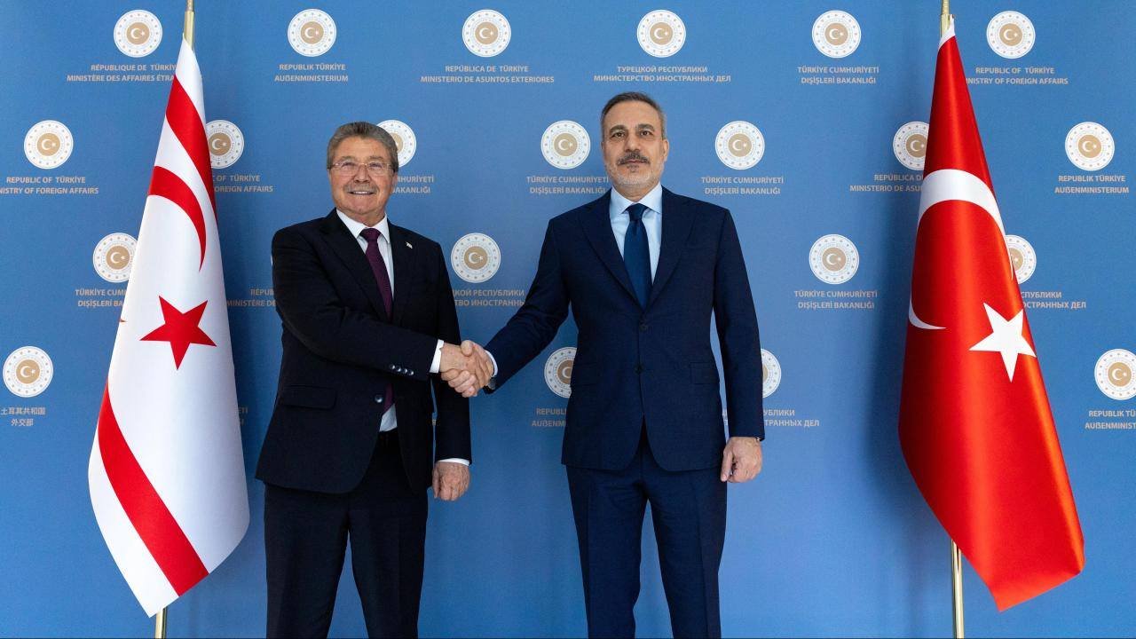 Bakan Fidan KKTC Başbakanı Üstel ile görüştü