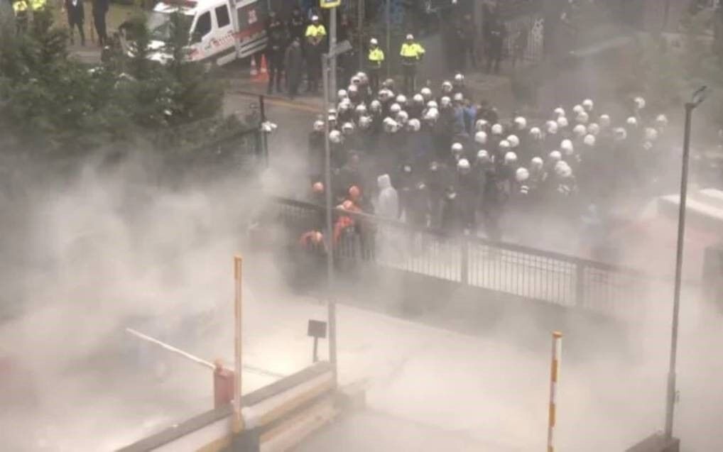 CHP’de gerilim tırmanıyor: Polis müdahale ediyor