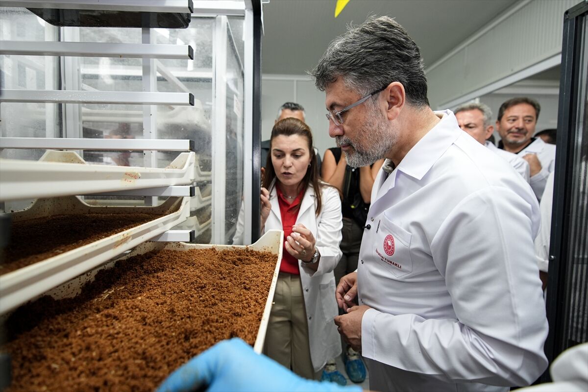 Bakan Yumaklı İzmir'de Biyoteknik Mücadele Araştırma Merkezinin açılışını yaptı