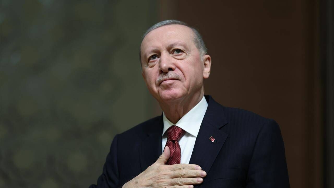 Erdoğan, milli boksör Hatice Akbaş'ı tebrik etti