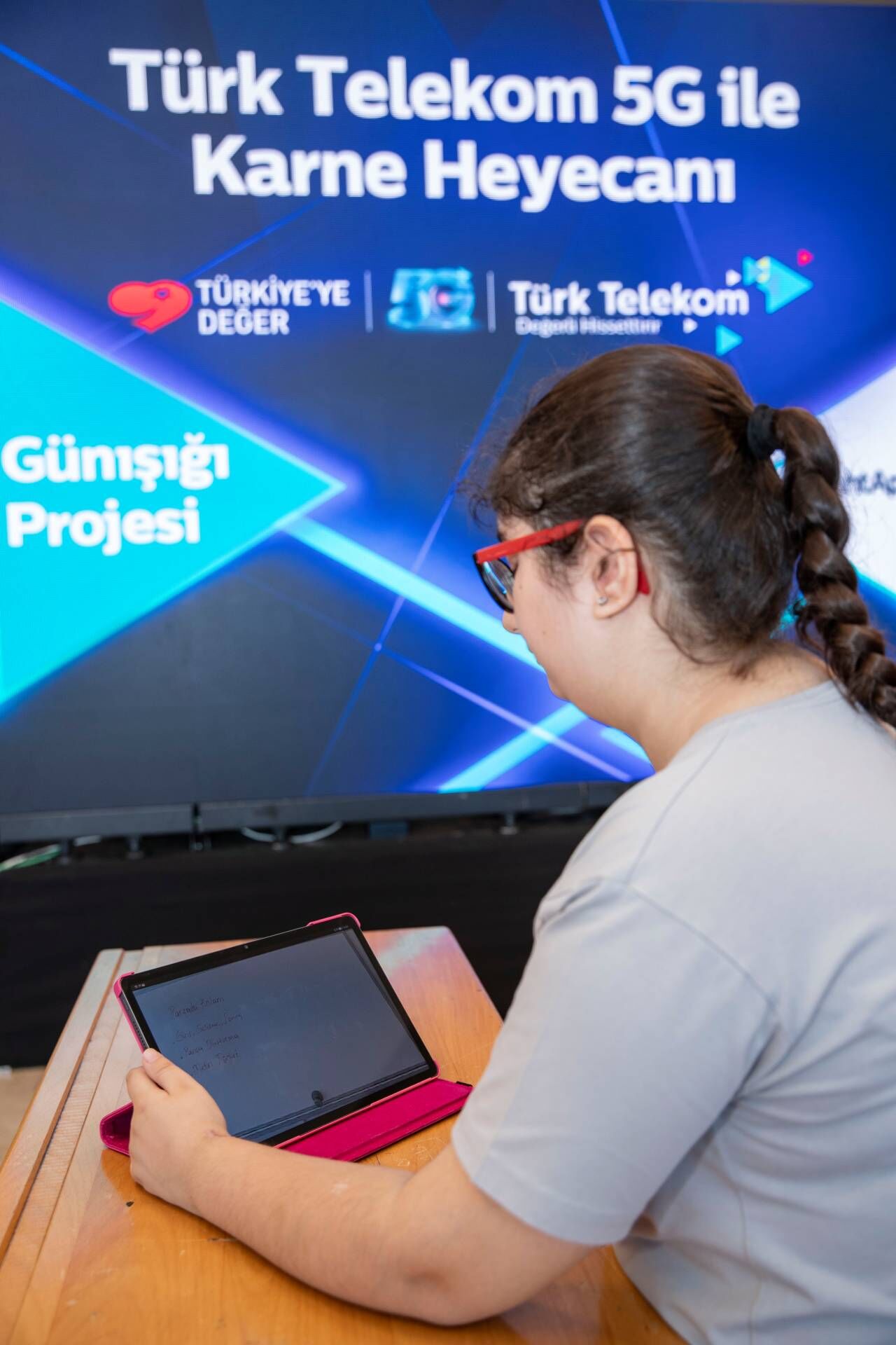 Türk Telekom 5G Ile Karne Heyecanı.jpg