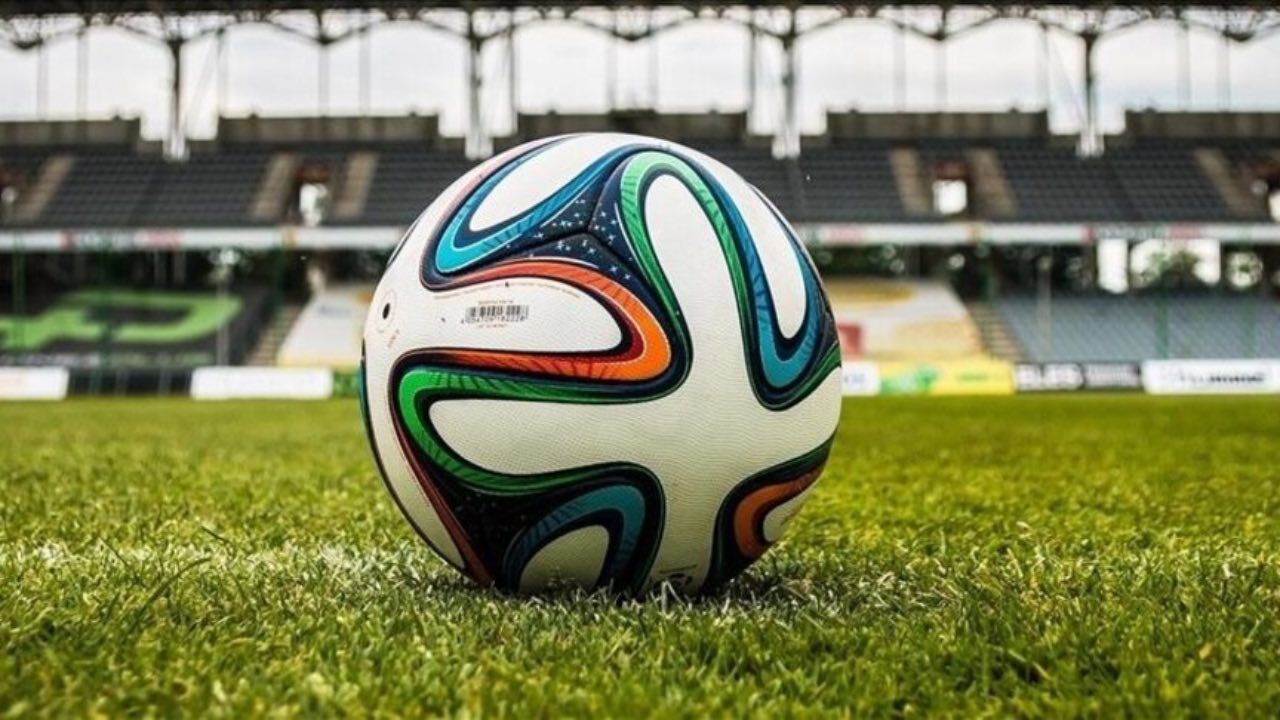 Avrupa'nın zirvesine Arsenal, Barcelona ve Freiburg imzası