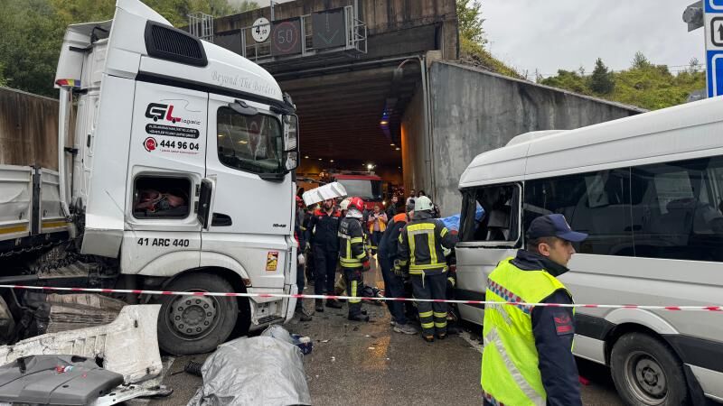 Bartın'da feci kaza: 1 ölü 11 yaralı