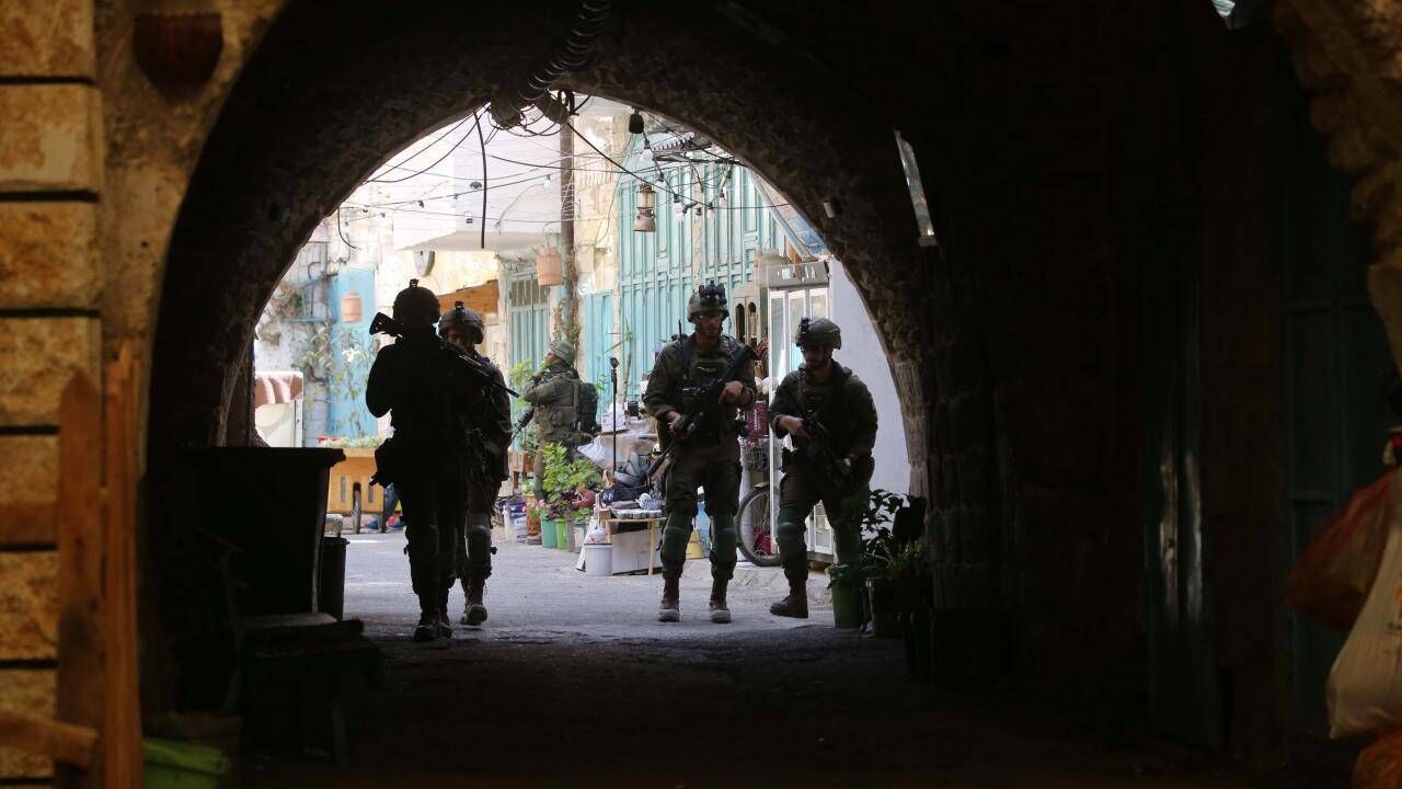 İşgalci İsrail, Batı Şeria'yı tamamen kapattı