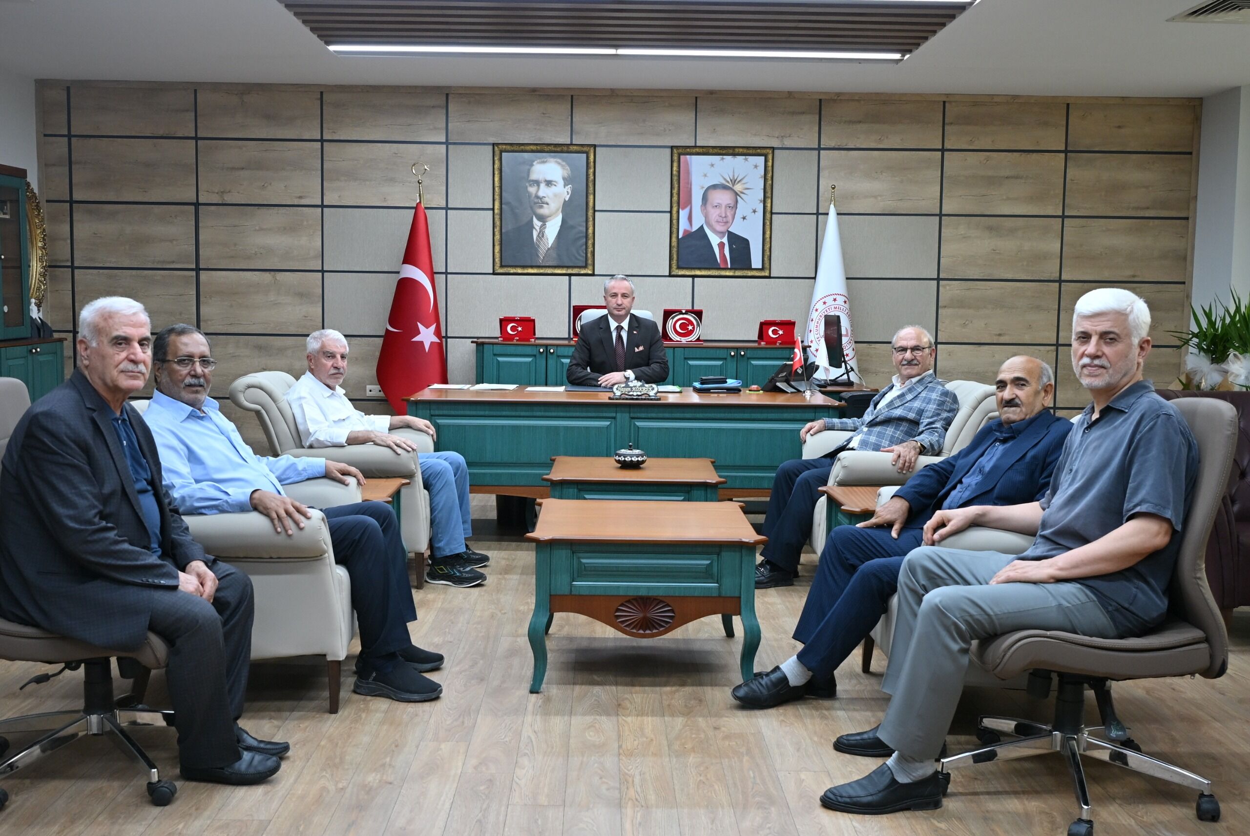 Eğitim duayenlerinden İl Millî Eğitim Müdürü Hasan Kökrek’e anlamlı ziyaret