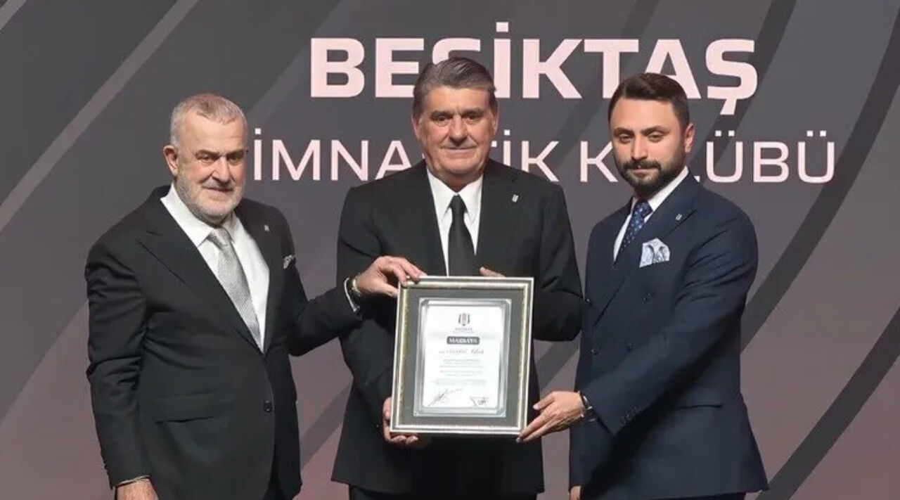 Siyah-beyazlı kulüpte mazbata töreni yapıldı