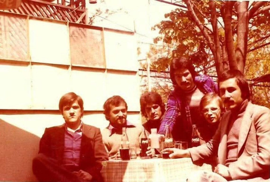 Manüet Oßuzhan Cengiz, Kållåk'te Arkadaülarçyla 24 Nisan 1977